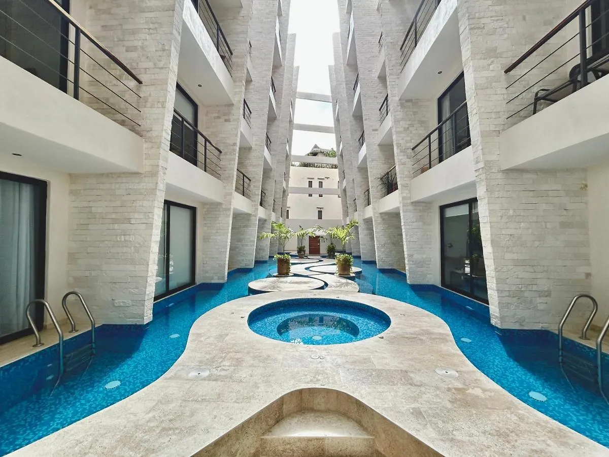 Rooftop Oasis: Urban Retreat with Infinity Pool & Private Terrace Apartment Tulum