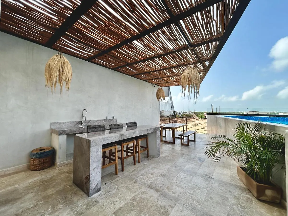Rooftop Oasis: Urban Retreat with Infinity Pool & Private Terrace Apartment Tulum