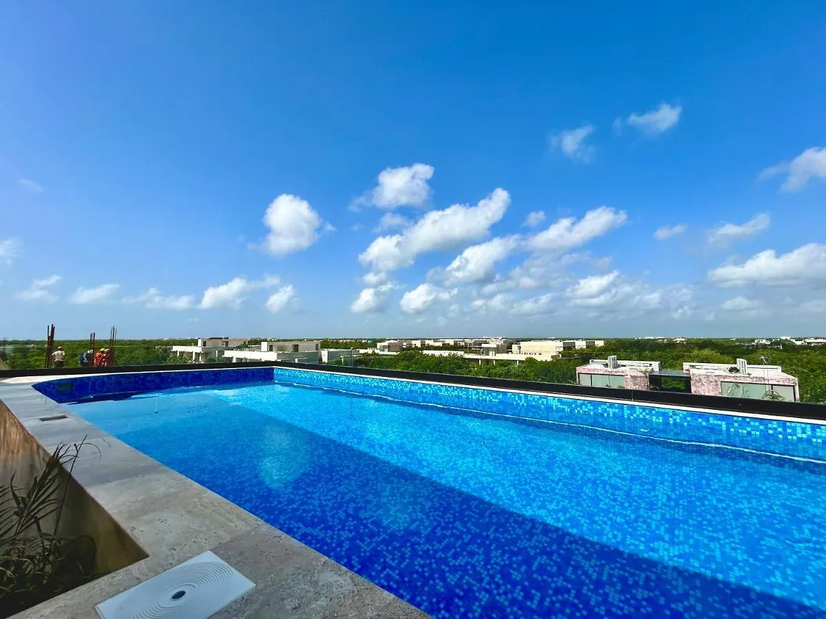 Rooftop Oasis: Urban Retreat with Infinity Pool & Private Terrace Apartment Tulum